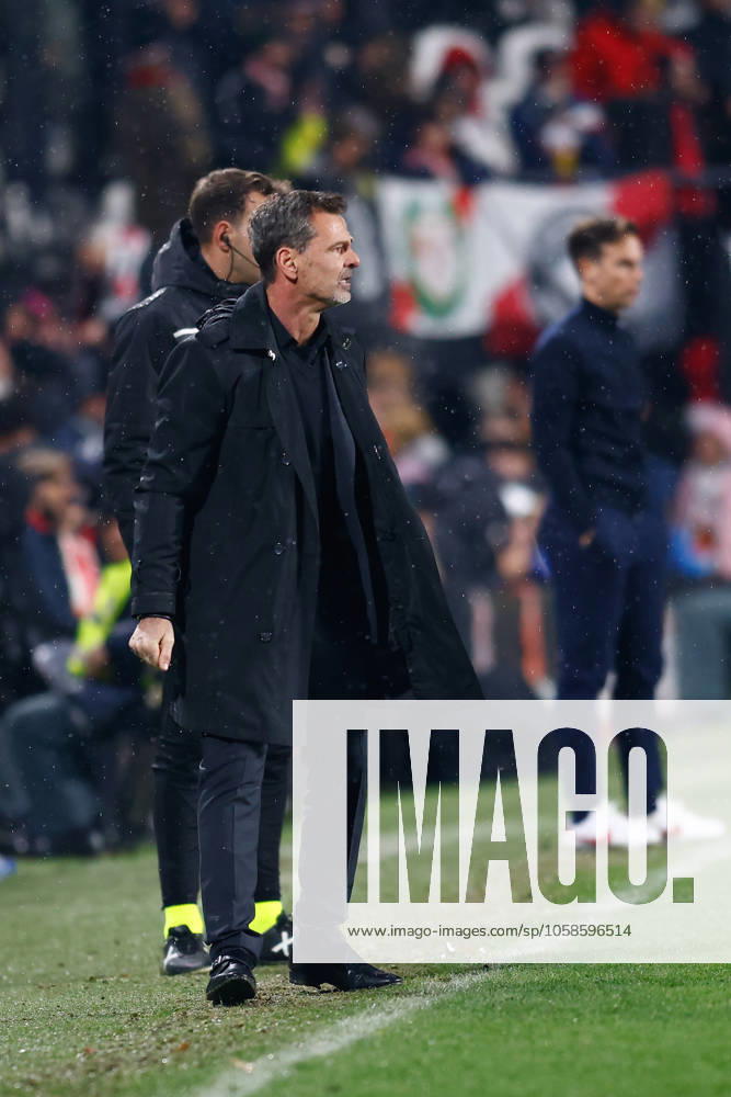 Diego Cocca, head coach of Real Valladolid, reacts during the Spanish League, LaLiga EA Sports, football match played between Rayo Vallecano and Real Valladolid CF at Estadio de Vallecas on February 7, 2025, in Madrid, Spain. Madrid SPAIN - ZUMAa181 20250207_zaa_a181_106