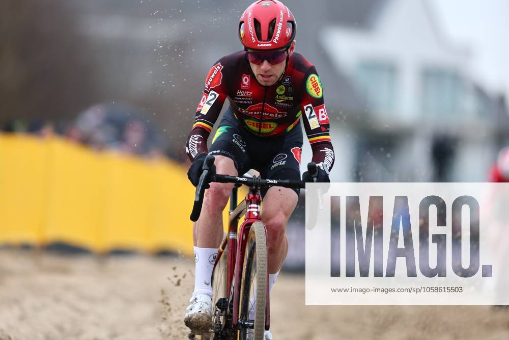 Belgian Eli Iserbyt pictured in action during the men elite race of the Noordzeecross cyclocross cycling event in Middelkerke, the eighth and last race of the Superprestige competition on Saturday 08 February 2025. DAVIDxPINTENS x111986652x