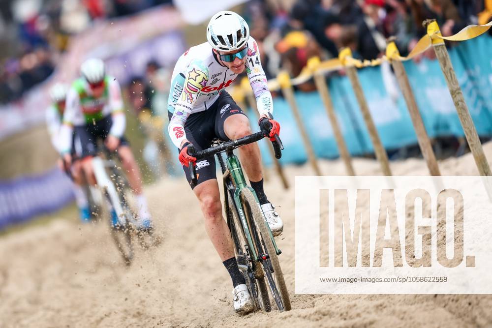 Belgian Jens Adams pictured in action during the men elite race of the Noordzeecross cyclocross cycling event in Middelkerke, the eighth and last race of the Superprestige competition on Saturday 08 February 2025. DAVIDxPINTENS x111995926x