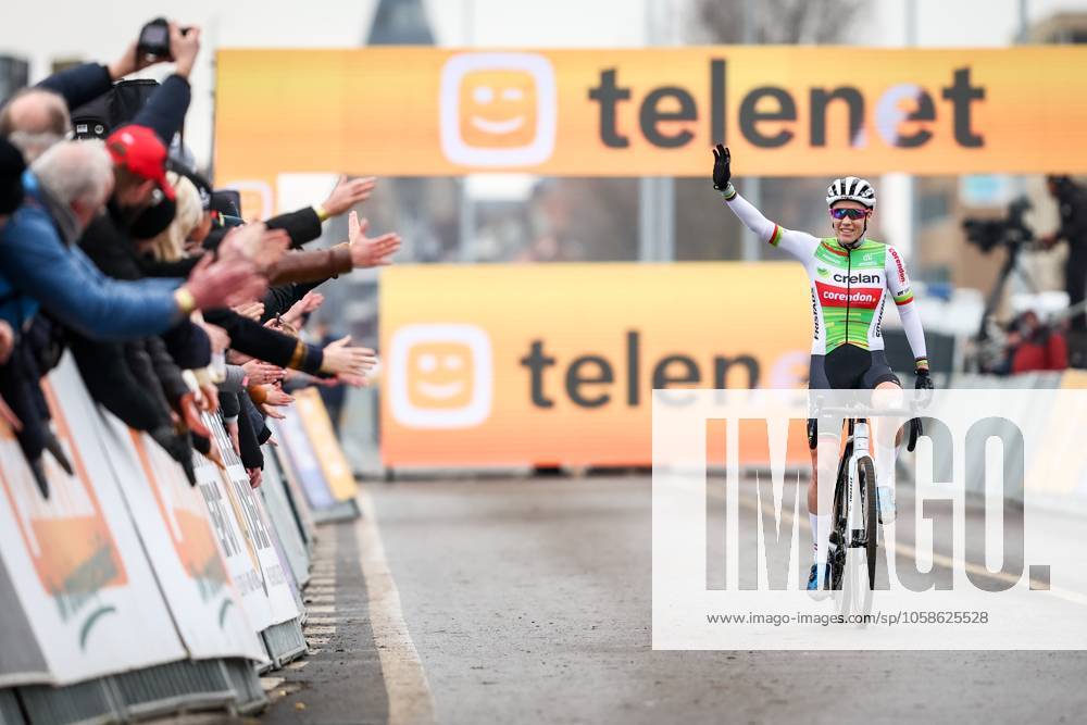 Belgian Sanne Cant crosses the finish line at the women elite race of the Noordzeecross cyclocross cycling event in Middelkerke, the eighth and last race of the Superprestige competition on Saturday 08 February 2025. DAVIDxPINTENS x111998951x