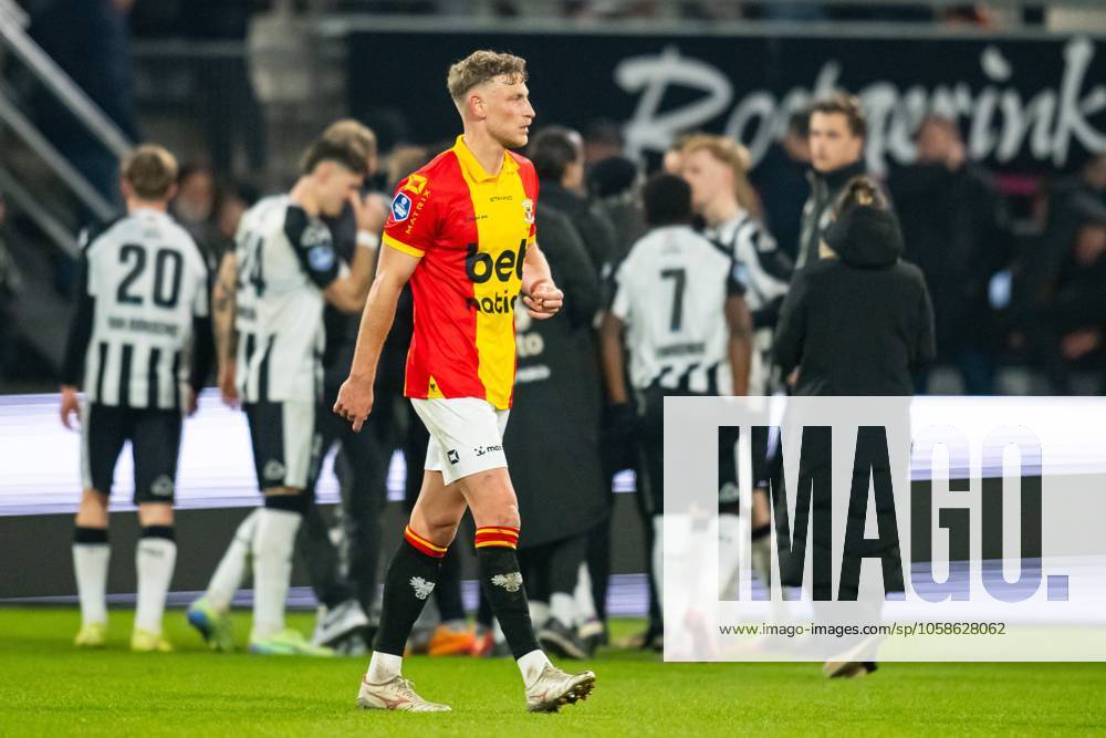 ALMELO, Stadium Asito, 08-02-2025 , season 2024 2025 , Dutch Eredivisie Football during the match Heracles - Go Ahead Eagles Go Ahead Eagles player Joris Kramer dejected Heracles - Go Ahead Eagles x27757270x