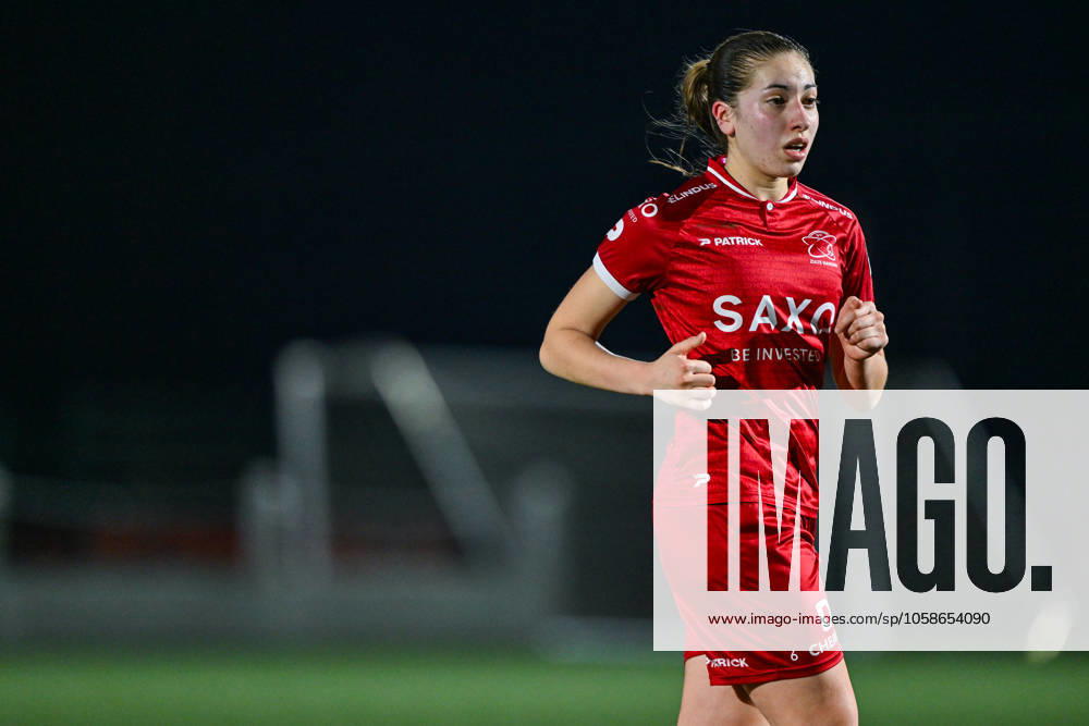 OHL VS ZULTE WAREGEM Lena Hubaut (6) of Zulte-Waregem pictured during a female soccer game between Oud Heverlee Leuven Women and Zulte Waregem Women on the 16th matchday of the 2024 - 2025 season of the Belgian Lotto Womens Super League , on Saturday 8 February 2025 in Heverlee , BELGIUM . PHOTO SPORTPIX Stijn Audooren Heverlee Banqup Academy Vlaams-Brabant BELGIUM
