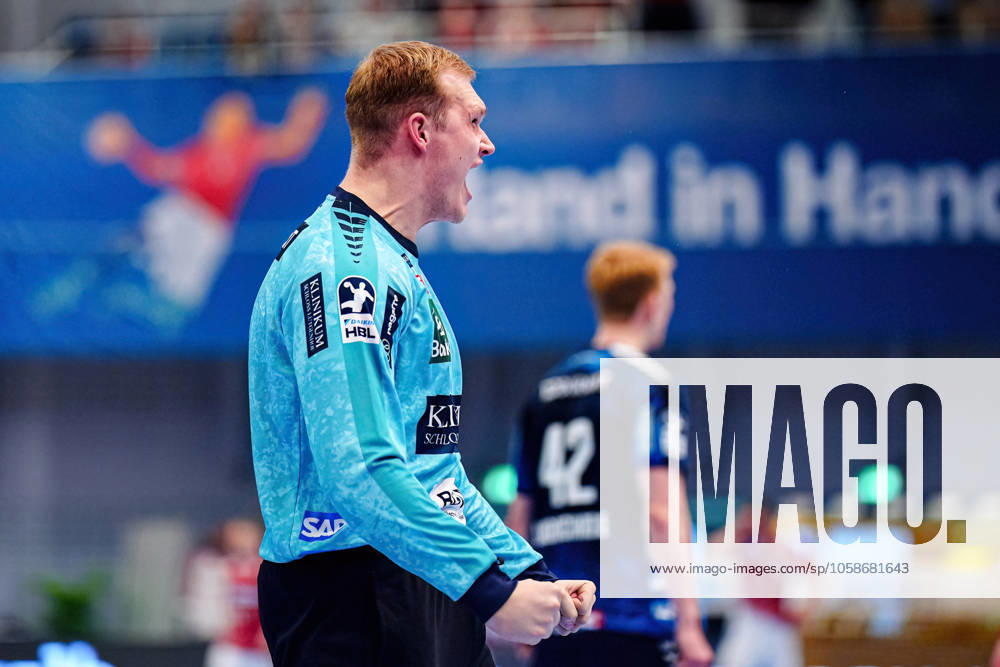 Celebration after parade David Spaeth Rhein Neckar Loewen, 29 GER, Handball Sport Verein Hamburg vs Rhein Neckar Loewen, Handball, Bundesliga, Matchday 18, Season 2024 2025, 09 02 2025 GER, Handball Sport Verein Hamburg vs Rhein Neckar Loewen, Handball, Bundesliga, Matchday 18, Season 2024 2025, 09 02 2025 Hamburg