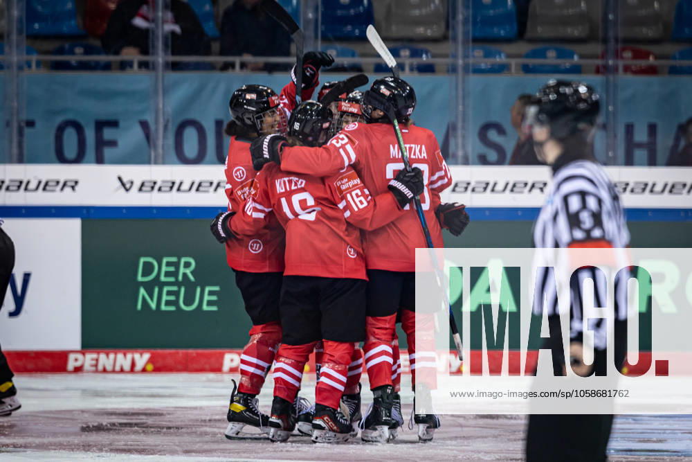 Olympic Qualification Tournament Austria vs. Slovakia 09 02 25 Team Austria celebrates after scoring the goal to make it 3 0 Olympic Qualification Tournament Austria vs. Slovakia Bremerhaven, Eisarena on 09 02 25