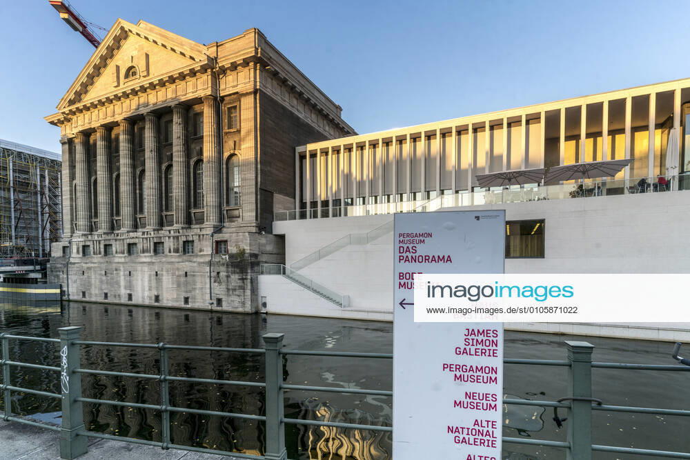 Pergamonmuseum, James Simon Galerie, architect David Chipperfield, entrance to the Pergamonmuseum, Museum Island, Berlin Pergamonmuseum, James Simon Galerie, architect David Chipperfield, new visitor centre at Kupfergraben, entrance to the Pergamonmuseum, Museum Island, Berlin