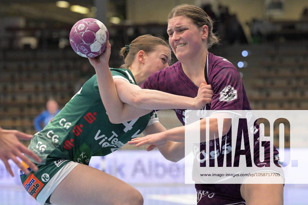 Nele Franz TusSies Metzingen, 10 vs Luisa Scherer FrischAuf Goeppingen, 24 FrischAuf Goeppingen vs TusSies Metzingen , Handball, HBF, 16 League Matchday, Season 2024 2025, 08 02 2025 FrischAuf Goeppingen vs TusSies Metzingen, Handball, HBF, 16 League Matchday, Season 2024 2025, 08 02 2025 Goeppingen