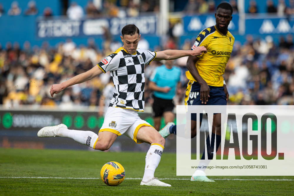 Liga Portugal Betclic match, Estoril Praia Vs Boavista FC in Cascais, Portugal - 9 Feb 2025 (L-R) Robert Bozenik of Boavista FC and Kevin Boma of Estoril Praia Futebol SAD in action during the Liga Portugal Betclic match between Estoril Praia Futebol SAD and Boavista FC at Estadio Antonio Coimbra da Mota. Final score: Estoril Praia Futebol SAD 2 - 1 Boavista FC Cascais Portugal