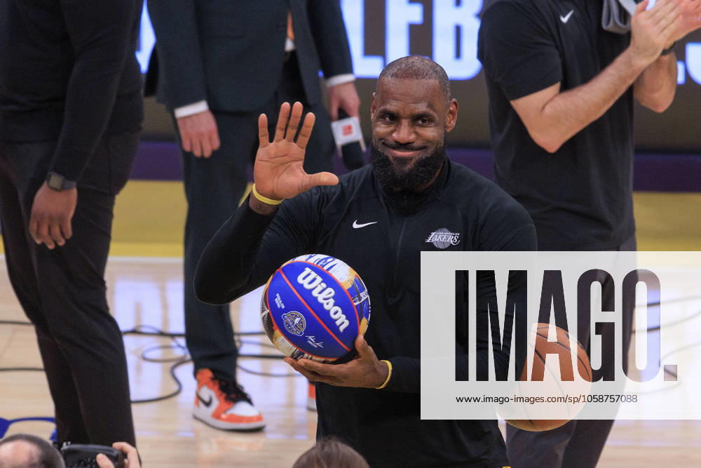 LeBron James 23 of the Los Angeles Lakers is recognized for making the NBA, Basketball Herren, USA All-Star Game 21 consecutive times, an NBA record prior to their regular season NBA game against the Utah Jazz on Monday February 10, 2025 at Crypto.com Arena in Los Angeles, California. Lakers defeat Jazz, 132-113. JAVIER CARDONA PI Los Angeles USA - ZUMAp124 20250210_zaa_p124_085