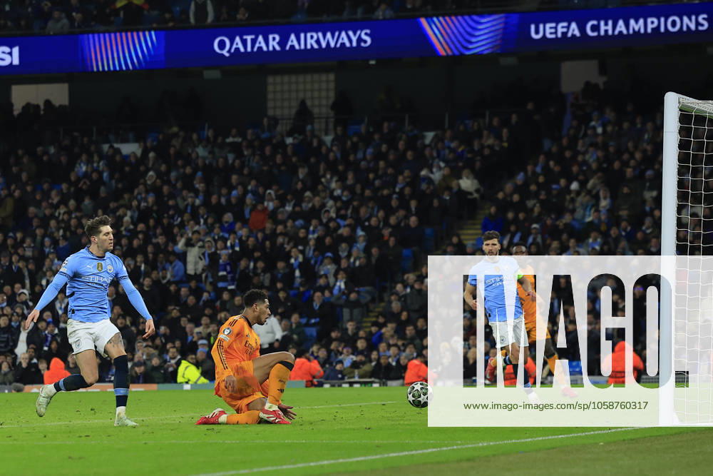 Manchester City v Real Madrid Champions League 11 02 2025. Jude Bellingham (5) of Real Madrid scores to make it 2-3 during the Champions League match between Manchester City and Real Madrid at the Etihad Stadium, Manchester, England on 11 February 2025. Manchester Etihad Stadium Manchester England Editorial use only ,