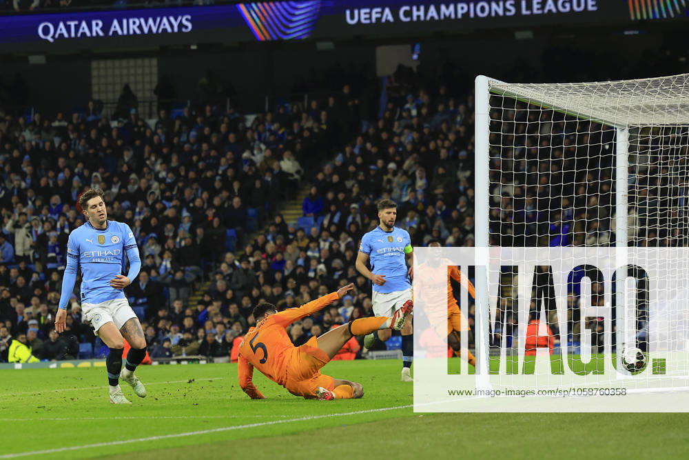 Manchester City v Real Madrid Champions League 11 02 2025. Jude Bellingham (5) of Real Madrid scores to make it 2-3 during the Champions League match between Manchester City and Real Madrid at the Etihad Stadium, Manchester, England on 11 February 2025. Manchester Etihad Stadium Manchester England Editorial use only ,
