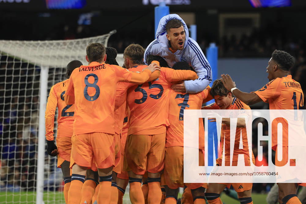 Manchester City v Real Madrid Champions League 11 02 2025. Real Madrid players celebrate the winning goal from Jude Bellingham (5) of Real Madrid to make it 2-3 during the Champions League match between Manchester City and Real Madrid at the Etihad Stadium, Manchester, England on 11 February 2025. Manchester Etihad Stadium Manchester England Editorial use only ,