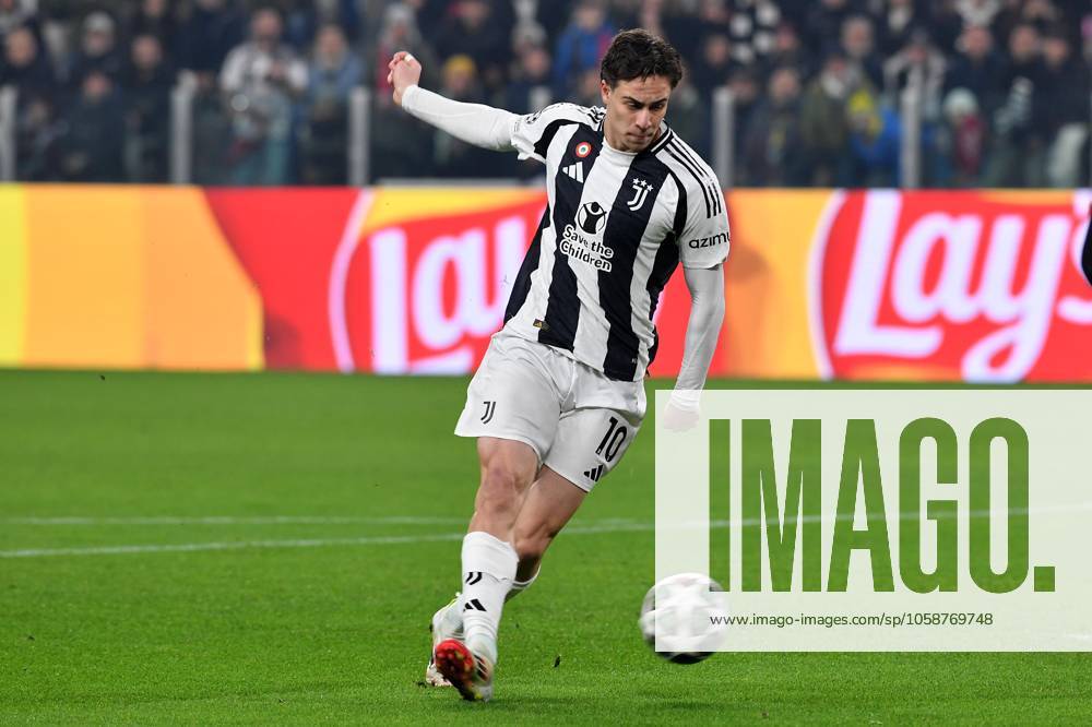 Foto IPP Massimo Rana Torino 11-02-2025 Calcio Champions League 2024 2025 playoff partita di andata Juventus-Psv Eindhoven 2-1 nella foto kenan yildiz Italy Photo Press - World Copyright italy ITALY
