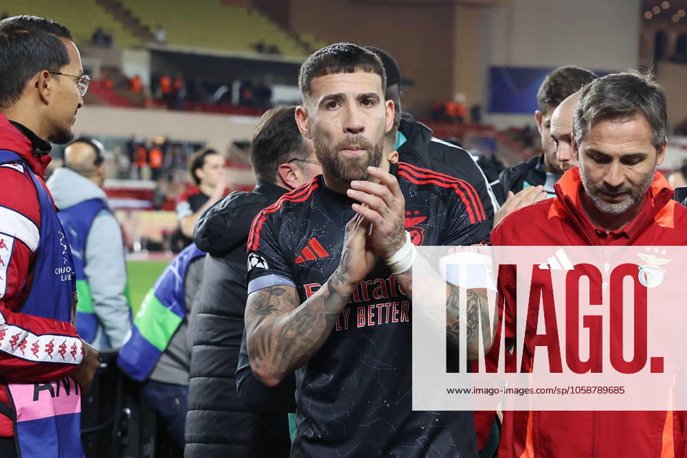 Monaco on February 12, 2025 Uefa Champions League Knockout phase play offs, 1st leg AS Monaco SL Benfica, Nicolas Otamendi S L Benfica thanks the fans, thanks, thanks team after the match, after the match thanks the fans, applauds the fans