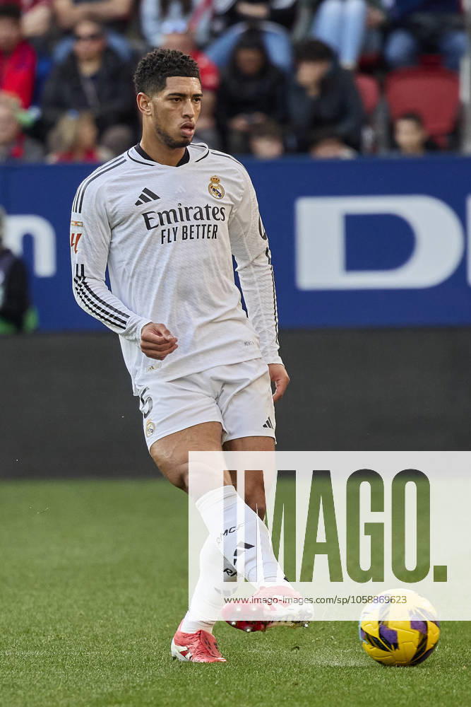 Jude Bellingham of Real Madrid CF during La Liga football match between Osasuna v Real Madrid CF v at El Sadar Stadium in Pamplona, Spain, february 14, 2025 Pamplona Spain - ZUMAa206 20250215_zsp_a206_021