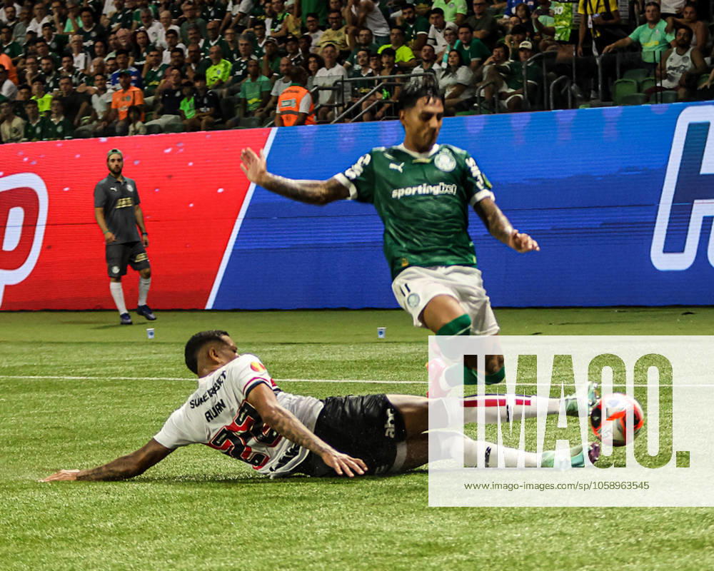 Match between Palmeiras and Sao Paulo for the Sao Paulo championship Sao paulo (sp), 02 16 2025 - paulistao palmeiras vs sao paulo - torres player of palmeiras during the match between palmeiras and sao paulo, valid for the 10th round of the 2025 paulista football championship, on the night of this sunday, february 16, 2025, at allianz parque, in sao paulo-sp (Foto: Joca Duarte Thenews2 imago images) SPO