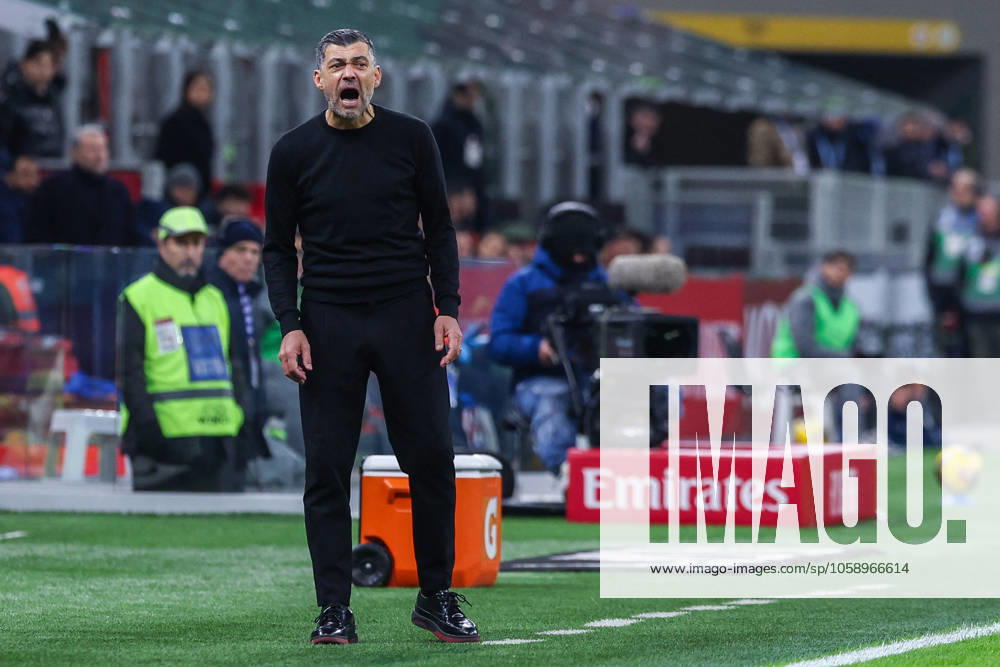 CALCIO - Serie A - AC Milan vs Hellas Verona FC Sergio Conceicao Head Coach of AC Milan reacts during Serie A 2024 25 football match between AC Milan and Hellas Verona FC at San Siro Stadium Milan Italy