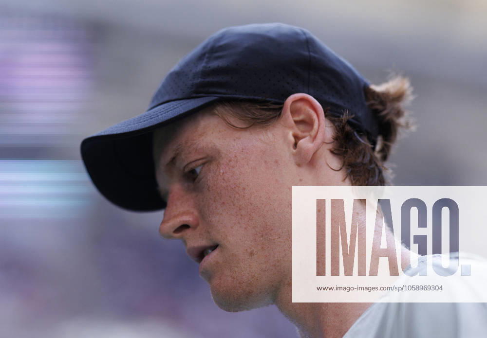 Jannik Sinner accepts a three-month anti-doping ban. FILE PHOTO: Jannik Sinner during Day 2 of his match against Mackenzie McDonald in the 2024 US Open held at the USTA Billie Jean King National Tennis Center on Tuesday August 27, 2024 in the Flushing neighborhood of the Queens borough of New York City. JAVIER ROJAS PI Flushing Meadows USA - ZUMAp124 20250216_zaa_p124_006