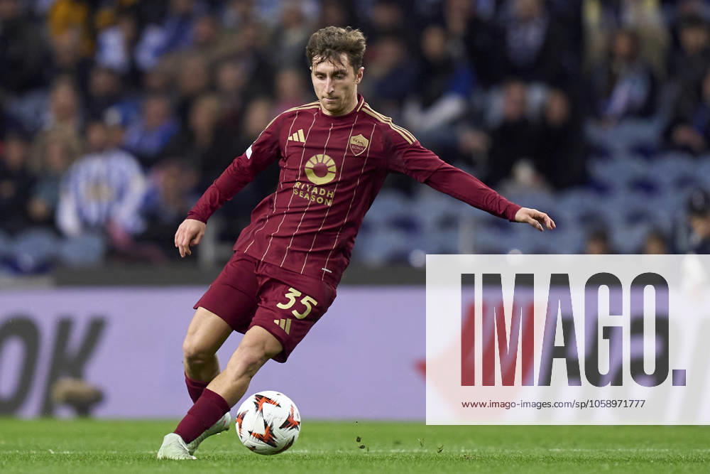 FC Porto v AS Roma - UEFA Europa League 2024 25 League Knockout Play-off First Leg Tommaso Baldazni of AS Roma is in action during the UEFA Europa League Knockout phase play-offs 1st leg match between FC Porto and AS Roma at Estadio Do Dragao in Porto, Portugal, on February 13, 2025. UEFA Europa League Knockout phase play-offs1st leg match between FC porto and AS Roma at Estadio Do Dragao in Porto, Portugal, o Porto Portugal