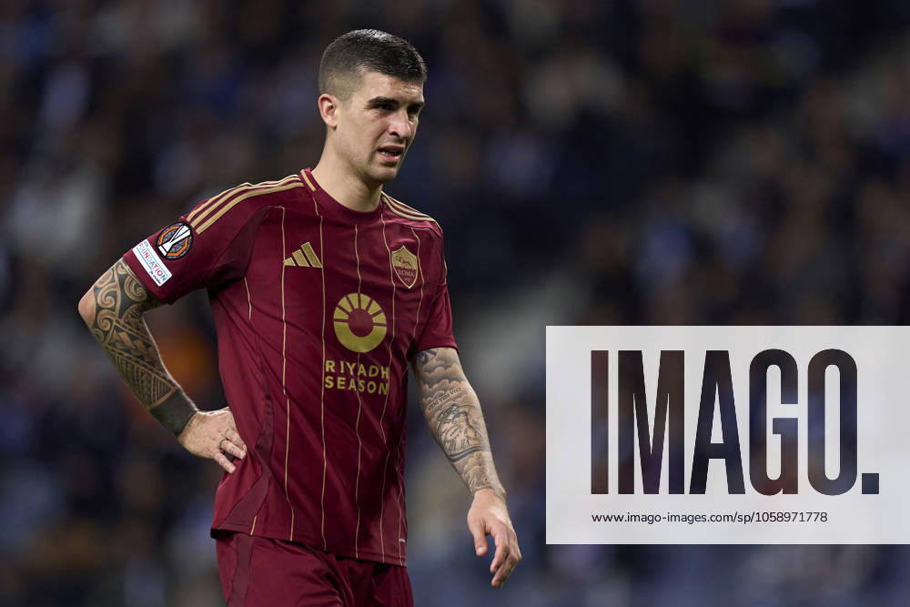 FC Porto v AS Roma - UEFA Europa League 2024 25 League Knockout Play-off First Leg Gianluca Mancini of AS Roma reacts during the UEFA Europa League Knockout phase play-offs 1st leg match between FC Porto and AS Roma at Estadio Do Dragao in Porto, Portugal, on February 13, 2025. UEFA Europa League Knockout phase play-offs1st leg match between FC porto and AS Roma at Estadio Do Dragao in Porto, Portugal, o Porto Portugal