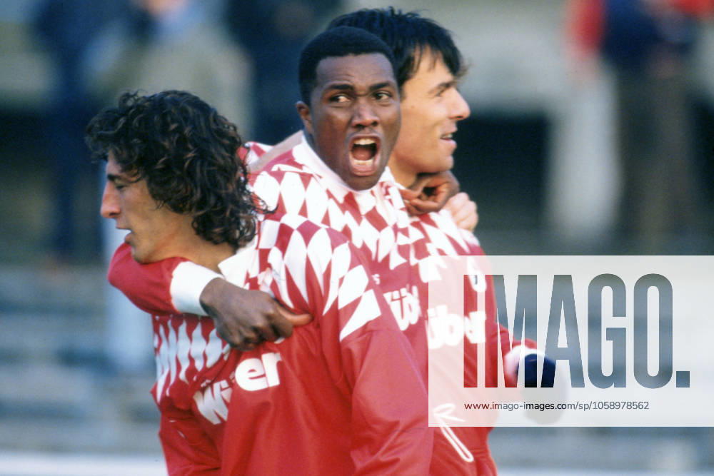 Archivbilder der Woche SPORT KW08 GRUPPO, IGOR PROTTI, GERSON CANDIDO DE PAULA CACPA, SANDRO TOVAIERI, Bari, Serie A, 1994-95, Brescia-Bari 1-2, 27-11-1994, Azione, Action, Single shot SERIE A 1994-95 BRESCIA-BARI 1-2