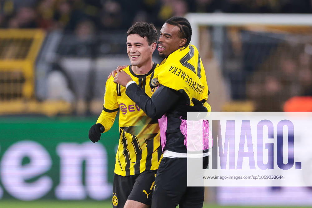 UEFA Champions League, Play Offs, Borussia Dortmund Sporting Lisbon, v l Giovanni Reyna Borussia Dortmund , Carney Chukwuemeka Borussia Dortmund laugh, Dortmund Signal Iduna Park NRW Germany xRHR PHOTO DEx