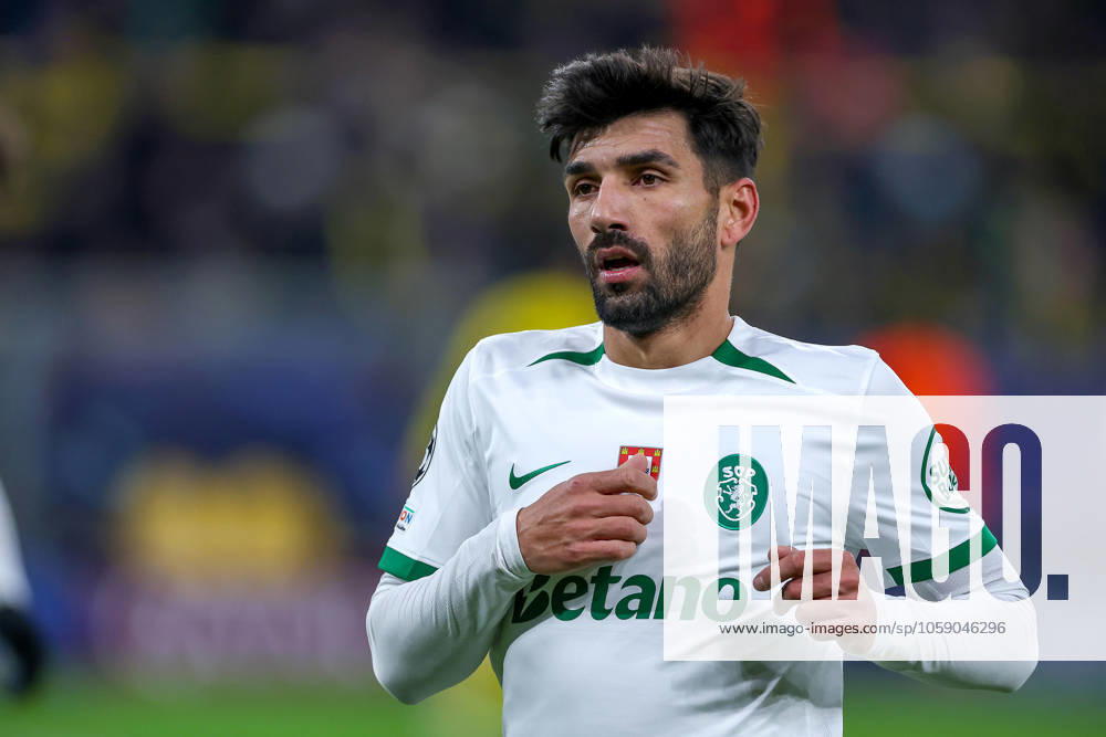 Football, UEFA Champions League, Borussia Dortmund Sporting Lisbon, Signal Iduna Park, Knockout phase play offs, Season 2024 2025 Ricardo Esgaio Sporting 47 North Rhine-Westphalia Germany