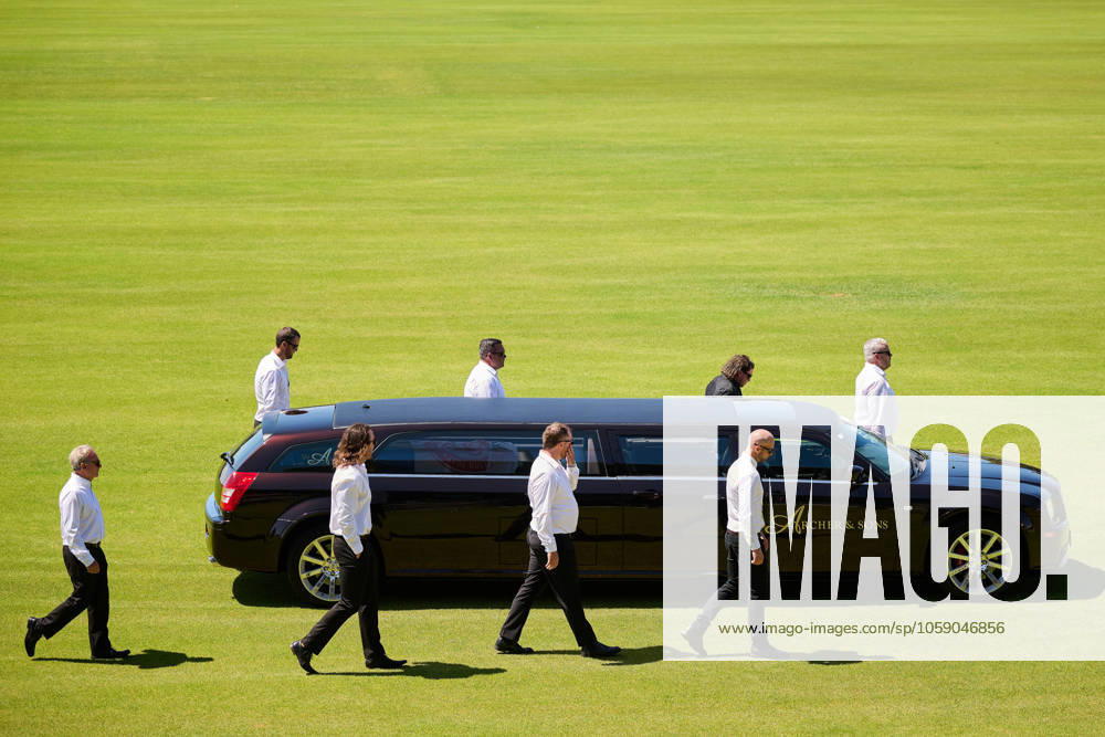 KW08 Australian Football, AFL, Trauerfeier für Adam Hunter in Bunbury AFL WEST COAST EAGLES HUNTER FUNERAL, In a supplied image, a hearse carrying the casket of West Coast Eagles premiership star Adam Hunter is seen during his funeral service at Bunbury, Thursday, February 20, 2025. The 2006 premiership player died earlier this month in Bunbury, 175km south of Perth, at the age of 43. ( NO ARCHIVING, , NO USE IN BOOKS WITHOUT CONSENT Bunbury Western Australia AUSTRALIA