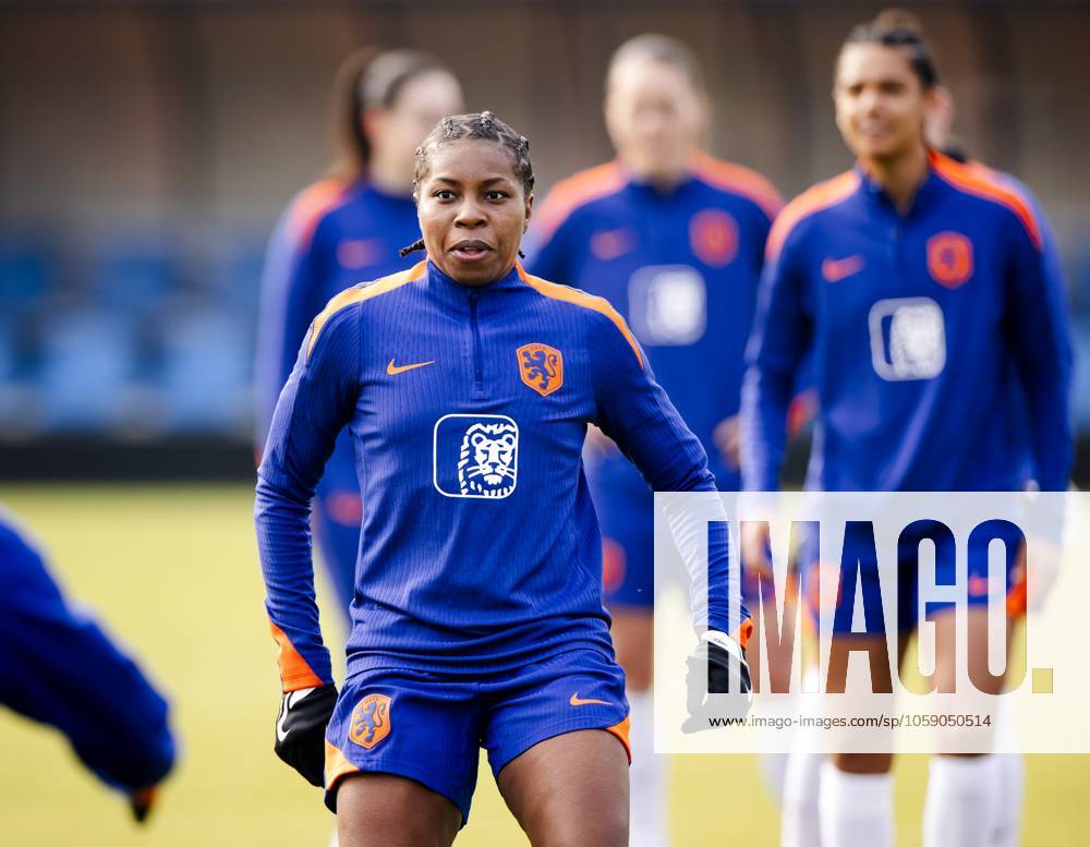 ZEIST - Lineth Beerensteyn during a training session of the Dutch soccer players ahead of the Nations League matches against Germany and Scotland. ANP SEM VAN DER WAL ANPxSportx IVx 520430106 originalFilename: 520430106