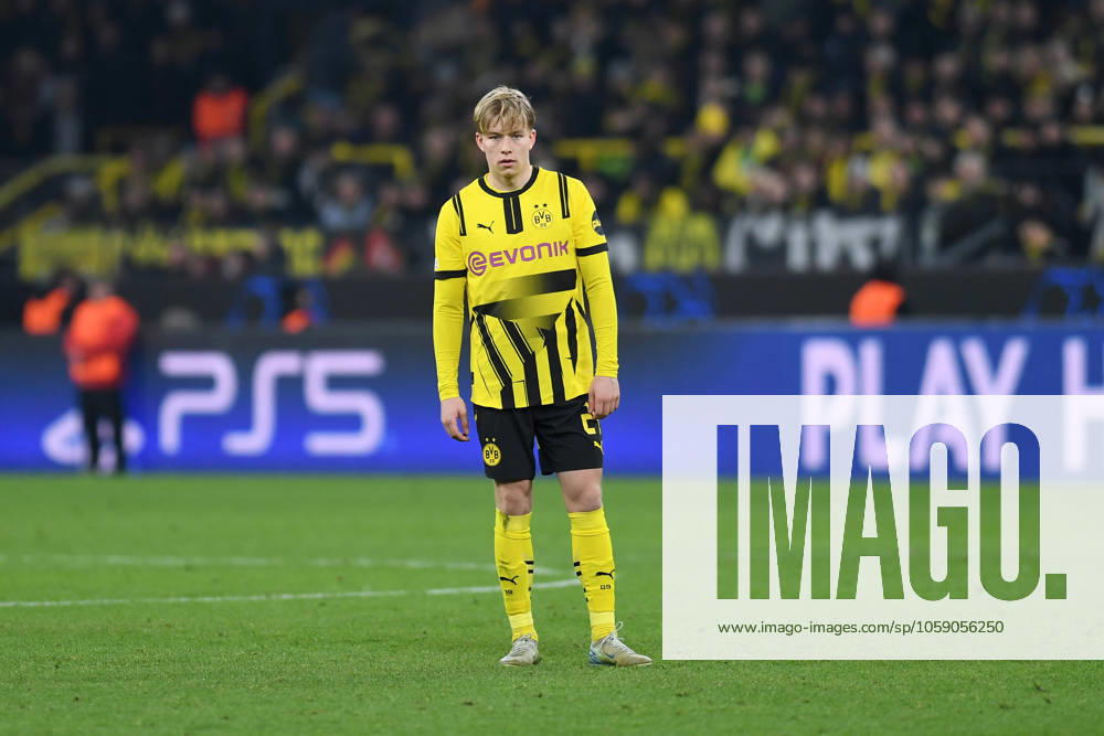 Daniel Svensson Borussia Dortmund looks on during the UEFA Champions League 2024 25 Play offs Second Leg match between Borussia Dortmund and Sporting Lisbon, SIGNAL IDUNA PARK on February 19, 2025 in Dortmund, Germany Photo by Ralf Treese DeFodi Images Daniel Svensson Borussia Dortmund looks on during the UEFA Champions League 2024 25 League Knockout Play off Second Leg match between Borussia Dortmund and Sporting Clube de Portugal at Signal Iduna Park on February 19, 2025 in Dortmund, Germany Photo by Ralf Treese DeFodi Images