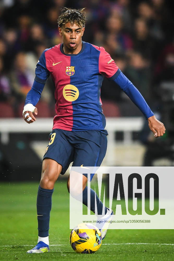 Lamine YAMAL of Barcelona during the LaLiga match between FC Barcelona, Barca and Rayo Vallecano de Madrid at Estadi Olimpic Lluis Companys on February 17, 2025 in Barcelona, Spain. Barcelona Spain - ZUMAm308 20250217_zsp_m308_023