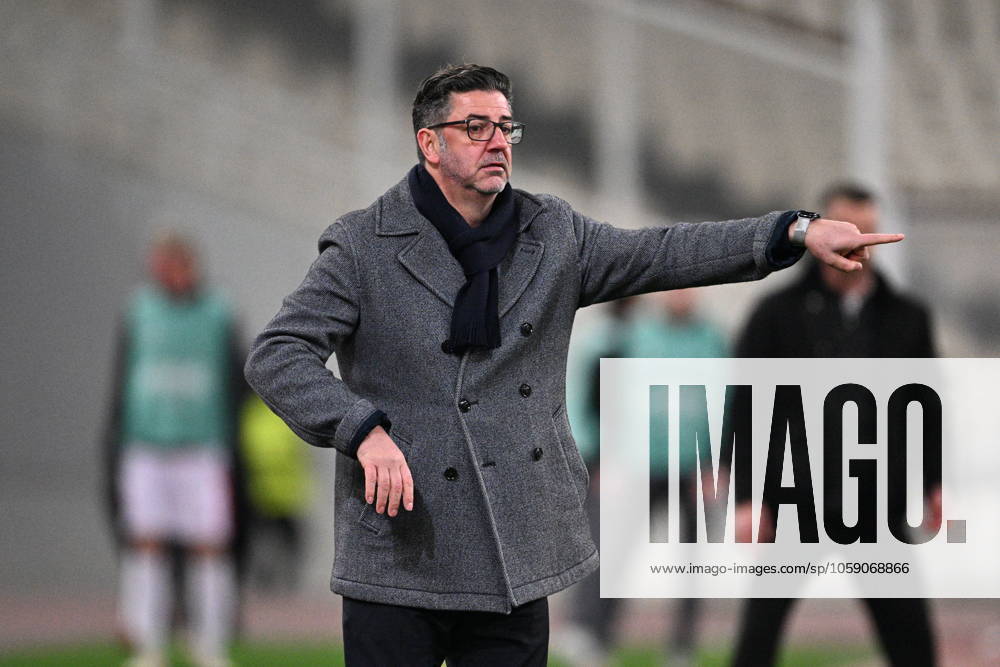 Fußball, ECL, Panathinaikos Athen - Vikingur Reykjavik Rui Vitoria of Panathinaikos react during the UEFA Conference League league knock out play offs phase leg 2 soccer match between Olympiacos and Vikingur in Athens, Greece, 20 February 2024. IMAGO ONE INCH PRODUCTIONS ATHENS Greece