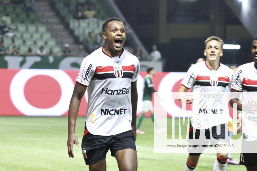 Match between Palmeiras and Botafogo SP for the Sao Paulo championship Sao paulo (sp), 20 02 2025 - paulistao palmeiras vs botagogo sp alexandre de jesus of botafogo sp scores and celebrates his goal in a match between palmeiras vs botafogo sp, valid for the 11th round of the 2025 paulista football championship, on the night of this tuesday, february 20, 2025, at allianz parque, in sao paulo-sp (Foto: Leco Viana Thenews2 imago images) SPO