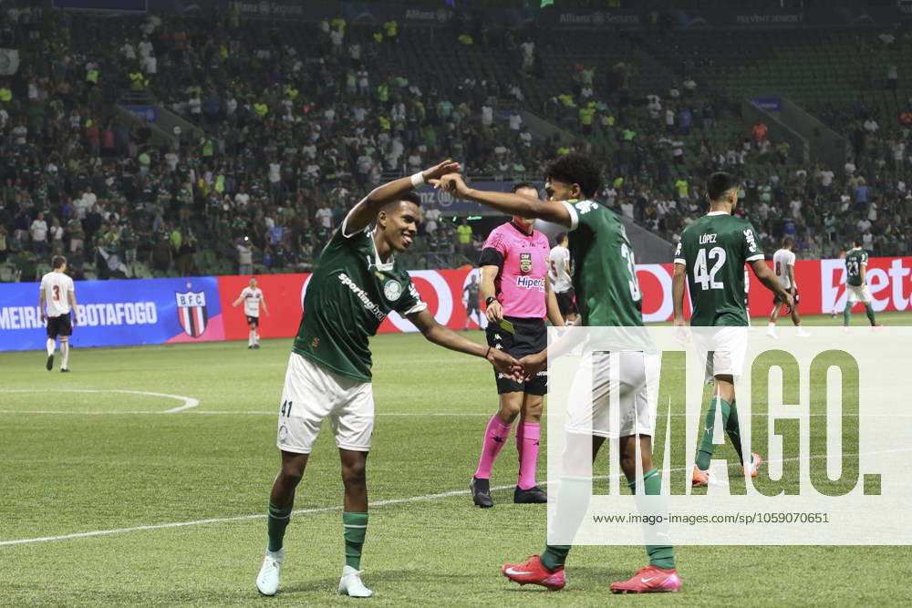 Match between Palmeiras and Botafogo SP for the Sao Paulo championship Sao paulo (sp), 20 02 2025 - paulistao palmeiras vs botagogo sp luighi from palmeiras scores and celebrates his goal in the match between palmeiras and botafogo sp, valid for the 11th round of the 2025 paulista football championship, on the night of this tuesday, february 20, 2025, at allianz parque, in sao paulo-sp (Foto: Leco Viana Thenews2 imago images) SPO