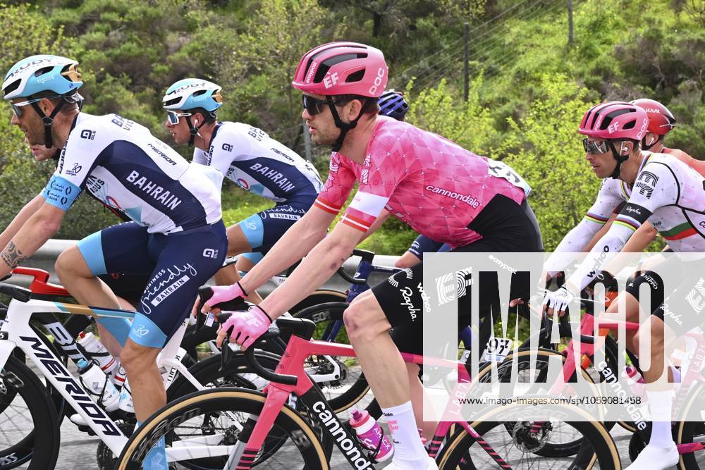 2025 Volta Algarve cycling race - Stage 3 TAVIRA, PORTUGAL - FEBRUARY 21 : Asgreen Kasper (DEN) of EF Education - Easypost during stage 3 of the 51th edition of the Volta Algarve cycling race, with start in Vila Real Santo Antonio and finish in Tavira on February 21, 2025 in Tavira, Portugal, 21 02 2025 ( Motordriver Kenny Verfaillie - Tavira Portugal