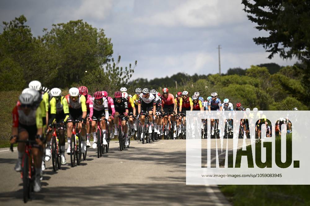 2025 Volta Algarve cycling race - Stage 3 TAVIRA, PORTUGAL - FEBRUARY 21 : illustration picture of the peloton during stage 3 of the 51th edition of the Volta Algarve cycling race, with start in Vila Real Santo Antonio and finish in Tavira on February 21, 2025 in Tavira, Portugal, 21 02 2025 ( Motordriver Kenny Verfaillie - Tavira Portugal