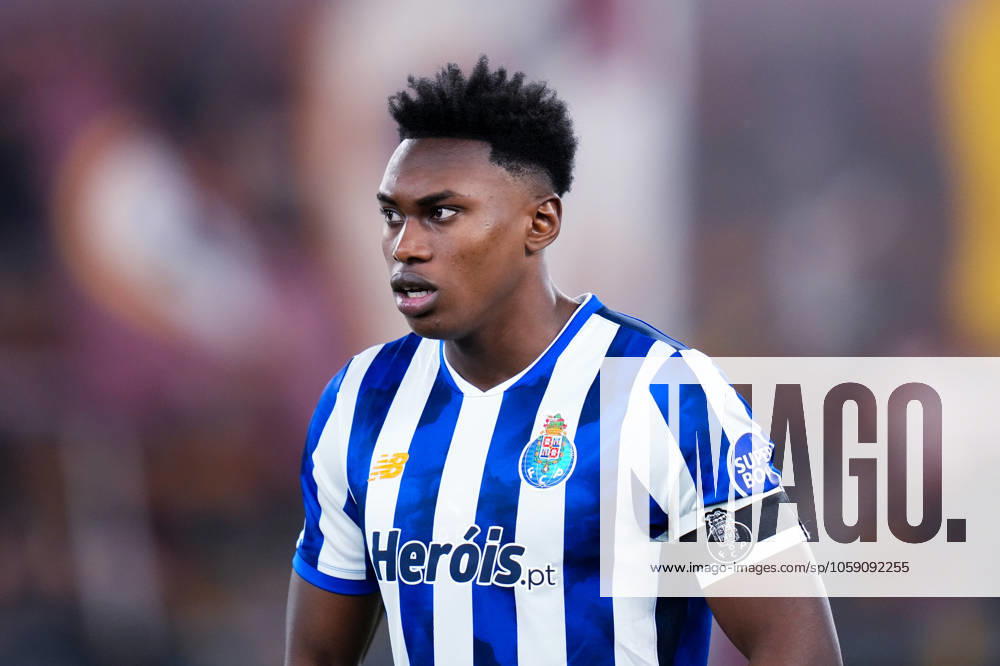 AS Roma v FC Porto - UEFA Europa League 2024 25 Knockout Play-off Second Leg Samu Omorodion of FC Porto looks on during the UEFA Europa League 2024 25 Knockout Play-off Second Leg match between AS Roma and FC Porto at Stadio Olimpico on February 20, 2025 in Rome, Italy. Rome Stadio Olimpico Rome Italy