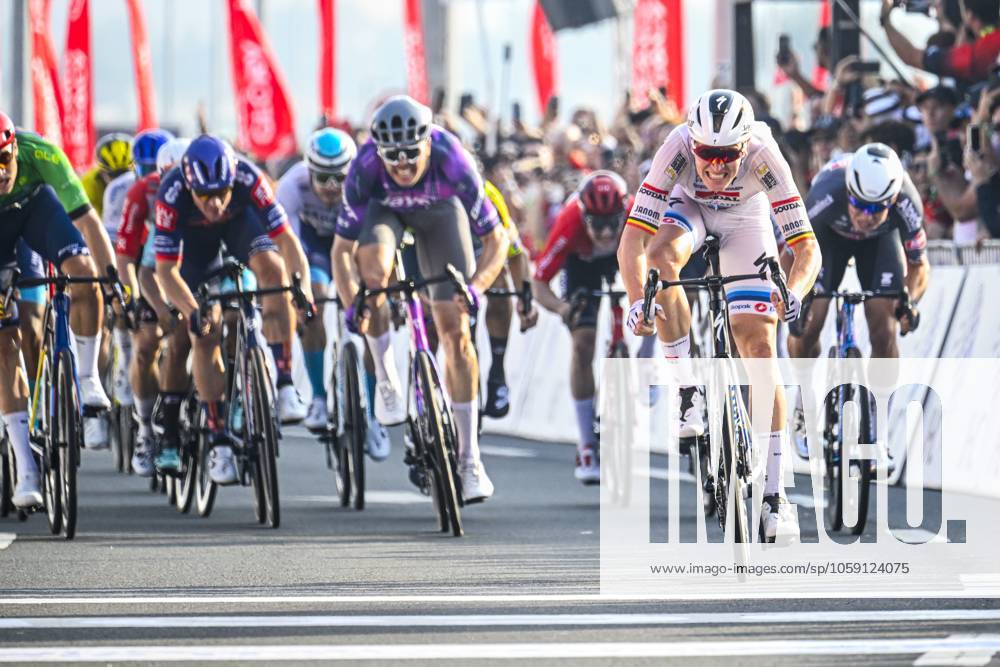 UAE Tour 2025 - Stage 6 ABU DHABI , UNITED ARAB EMIRATES - FEBRUARY 22 : Merlier Tim (BEL) of Soudal Quick-Step in the final sprint during Stage 6 of the UAE Tour 2025 cycling race with start in Abu Dhabi Cycling Club and finish in Abu Dhabi Breakwater (165 km) on February 22, 2025 in Abu Dhabi , United Arab Emirates, 22 02 2025 Abu Dhabi United Arab Emirates