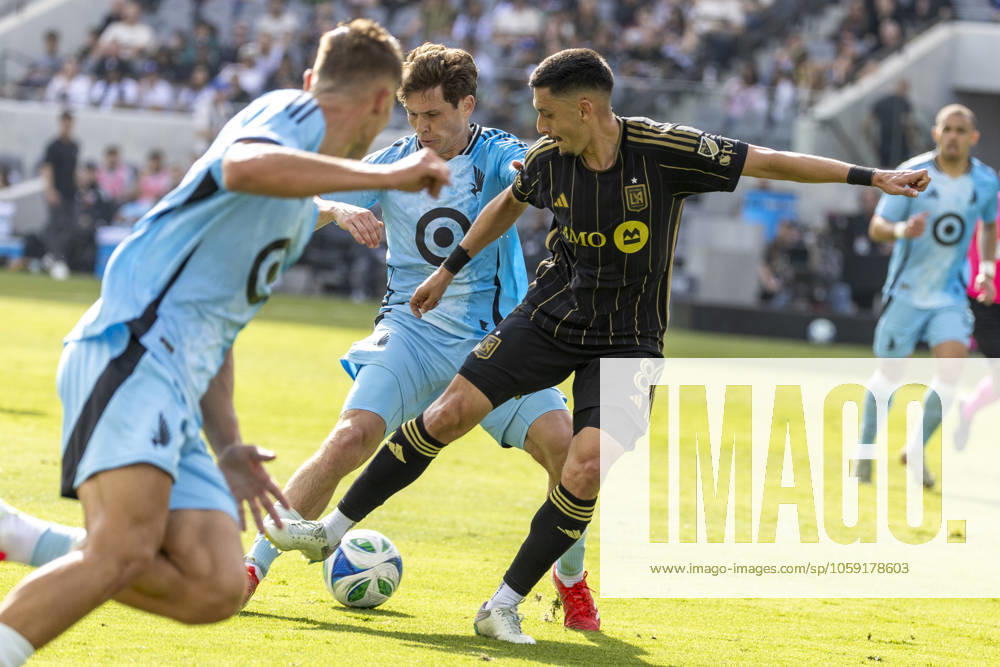 Los Angeles FC s Marky Delgado 8 and Minnesota United s Wil Trapp 20 vie for the ball during an MLS, Fussball Herren, USA soccer match at BMO Stadium. Final score; Los Angeles FC 1:0 Minnesota United FC Los Angeles United States - ZUMAs197 20250222_aaa_s197_318