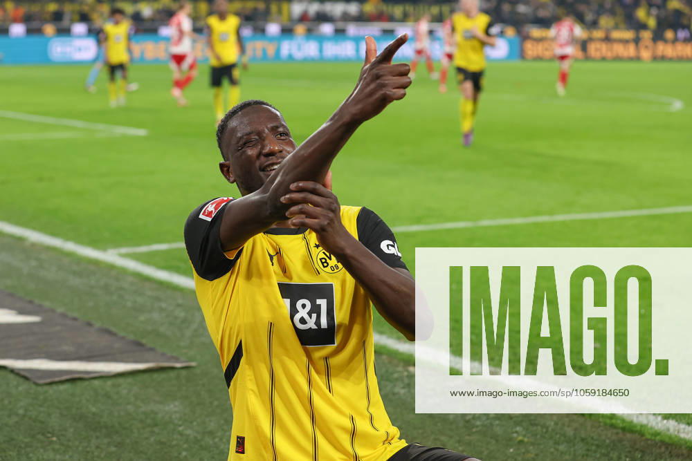 1 Bundesliga Borussia Dortmund 1 FC Union Berlin on 22 02 2025 at Signal Iduna Park in Dortmund Cheering, goal celebration, goal scorer, goal scorer Serhou Guirassy Dortmund 9 cheers after his goal for 5 to 0 MH
