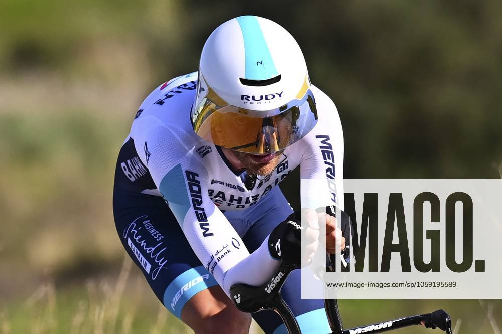 2025 Volta Algarve cycling race - Stage 5 MALHAO, PORTUGAL - FEBRUARY 23 : Caruso Damiano (ITA) of Bahrain Victorious during stage 5, an individual time trial, of the 51th edition of the Volta Algarve cycling race, with start in Salir and finish in Malhao on February 23, 2025 in Malhao, Portugal, 23 02 2025 ( Motordriver Kenny Verfaillie - Malhao Portugal