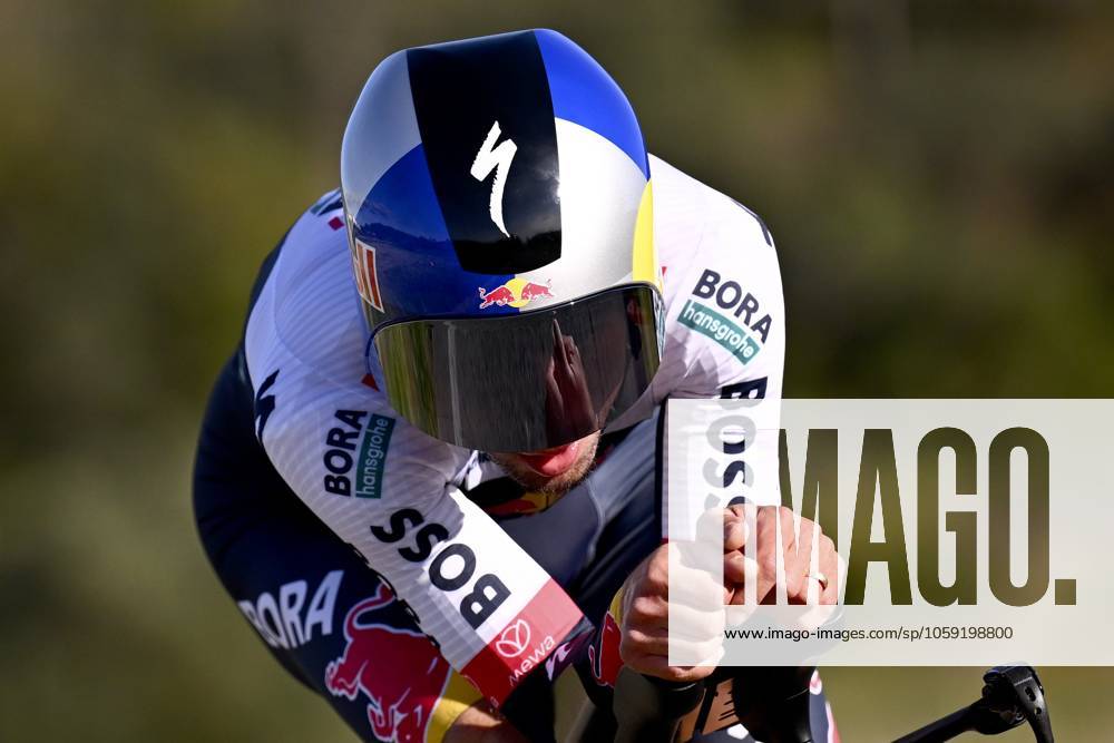2025 Volta Algarve cycling race - Stage 5 MALHAO, PORTUGAL - FEBRUARY 23 : Roglic Primoz (SLO) of Red Bull - Bora - Hansgrohe during stage 5, an individual time trial, of the 51th edition of the Volta Algarve cycling race, with start in Salir and finish in Malhao on February 23, 2025 in Malhao, Portugal, 23 02 2025 ( Motordriver Kenny Verfaillie - Malhao Portugal