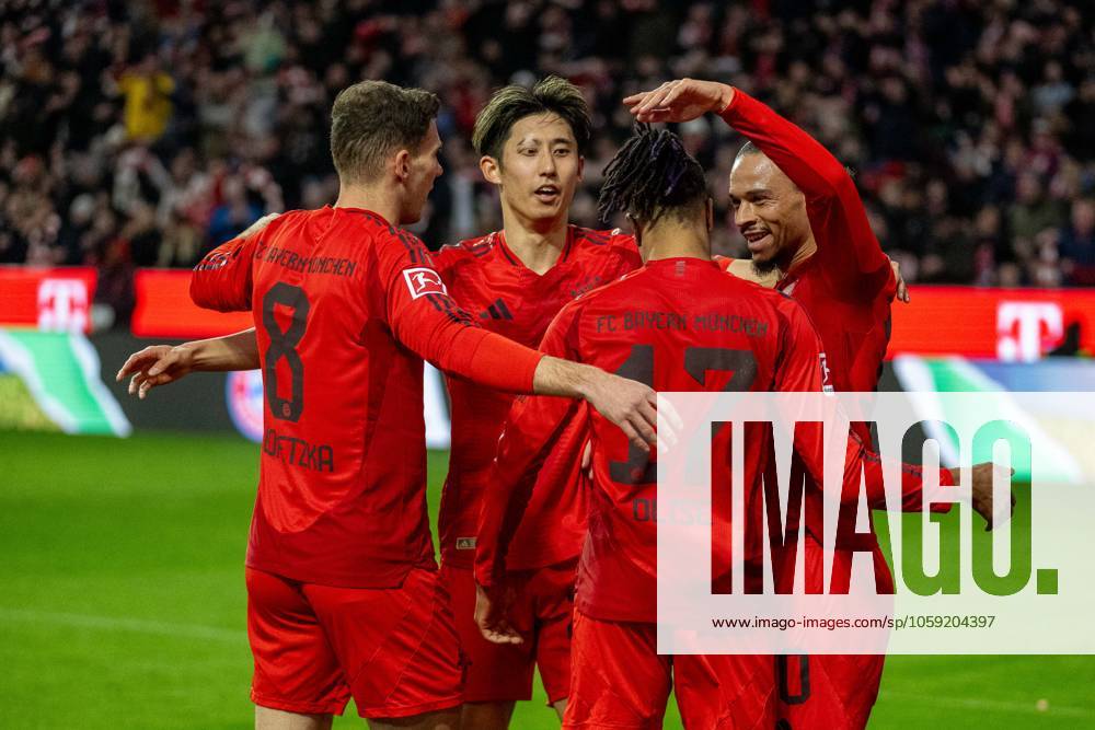 Goal for 1 0 by Michael Olise FC Bayern Muenchen, 17 , with Leon Goretzka FC Bayern Muenchen, 08 , Hiroki Ito FC Bayern Muenchen, 21 , Leroy Sane FC Bayern Muenchen, 10 GER, FC Bayern Muenchen vs Eintracht Frankfurt, Football, Bundesliga, Matchday 23, Season 2024 2025, 23 02 2025, DFL DFB REGULATES PROHIBIT ANY USE OF PHOTOGRAPHS AS IMAGE SEQUENCES AND OR QUASI VIDEO, Eibner Pressefoto Sascha Walther GER, FC Bayern Muenchen vs Eintracht Frankfurt, Football, Bundesliga, Matchday 23, Season 2024 2025, 23 02 2025 Muenchen