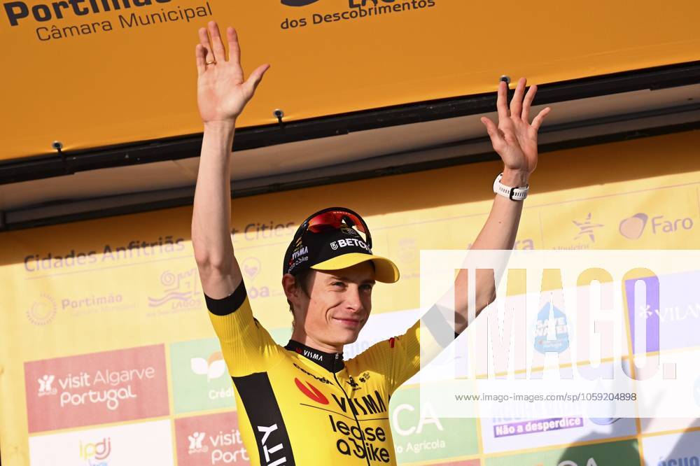 2025 Volta Algarve cycling race - Stage 5 MALHAO, PORTUGAL - FEBRUARY 23 : Vingegaard Jonas (DEN) of Team Visma I Lease a Bike pictured during the podium ceremony of stage 5, an individual time trial, of the 51th edition of the Volta Algarve cycling race, with start in Salir and finish in Malhao on February 23, 2025 in Malhao, Portugal, 23 02 2025 ( Motordriver Kenny Verfaillie - Malhao Portugal