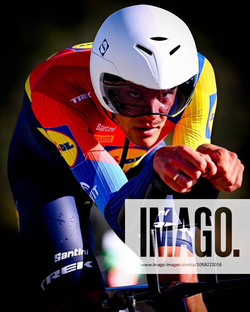 2025 Volta Algarve cycling race - Stage 5 MALHAO, PORTUGAL - FEBRUARY 23 : Stuyven Jasper (BEL) of Lidl-Trek during stage 5, an individual time trial, of the 51th edition of the Volta Algarve cycling race, with start in Salir and finish in Malhao on February 23, 2025 in Malhao, Portugal, 23 02 2025 ( Motordriver Kenny Verfaillie -