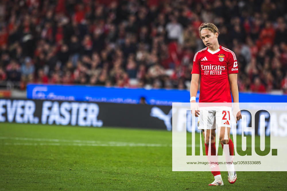 SL Benfica Vs SC Braga in Lisbon, Portugal - 26 Feb 2025 Andreas Schjelderup of SL Benfica in action during the Portuguese Cup match between SL Benfica and SC Braga at Estadio da Luz. (Final score: SL Benfica 1 - 0 SC Braga) Lisbon Portugal