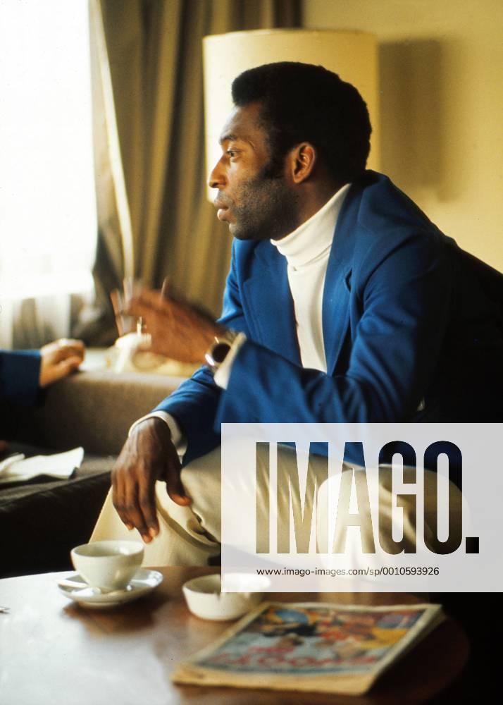 Football : World Cup Finals 1974 05 7 1974 Meeting with Pele (Ex Brazil player) at his Hotel in Germany