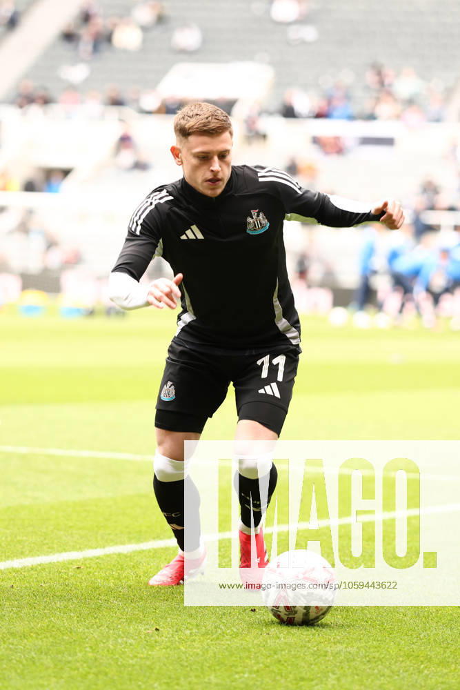 Newcastle United v Brighton and Hove Albion FA Cup 02 03 2025. 5th Round Harvey Barnes of Newcastle United warms up prior to the FA Cup match between Newcastle United and Brighton and Hove Albion at St. James s Park, Newcastle, England on 2 March 2025. Newcastle St. James s Park Tyne and Wear England Editorial use only DataCo restrictions apply See www.football-dataco.com ,