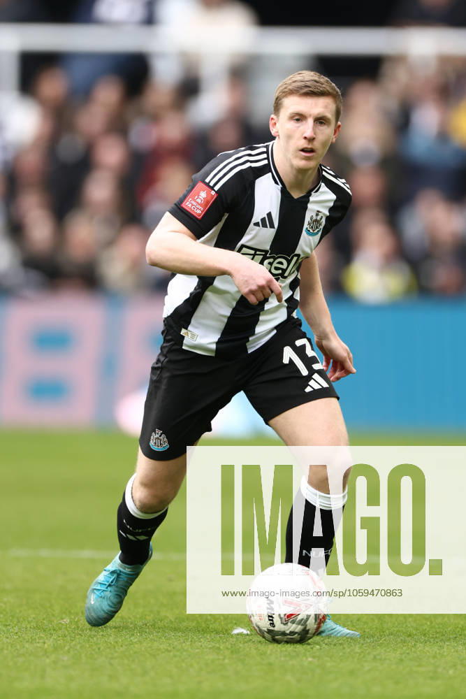 Newcastle United v Brighton and Hove Albion FA Cup 02 03 2025. 5th Round Matt Targett of Newcastle United during the FA Cup match between Newcastle United and Brighton and Hove Albion at St. James s Park, Newcastle, England on 2 March 2025. Newcastle St. James s Park Tyne and Wear England Editorial use only DataCo restrictions apply See www.football-dataco.com ,