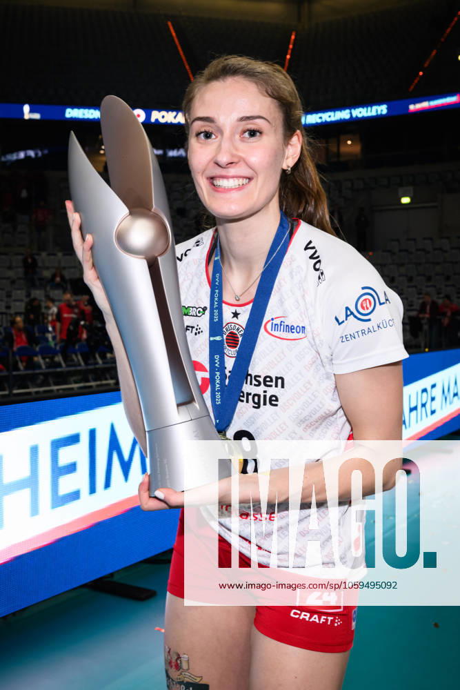 SAP Arena, Mannheim Volleyball, DVV Pokal Final, Award Ceremony Pokal Winner 2025 Dresdner SC Sarah Straube 18 Dresden with Pokal Trophy
