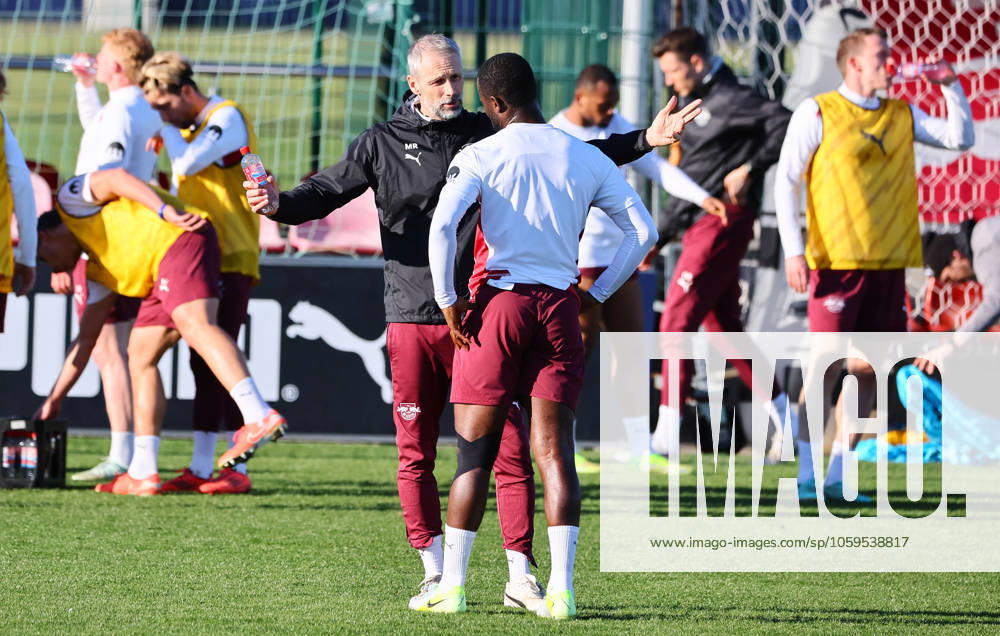 RB Leipzig Training Bundesliga Leipzig, 04 03 2025, RBL Training Center, Fußball Bundesliga , RB LEIPZIG Training , In the picture from left coach Marco Rose RB Leipzig and Lutsharel Geertruida 3, RB Leipzig , For editorial use only Only editorial use , Picture Point